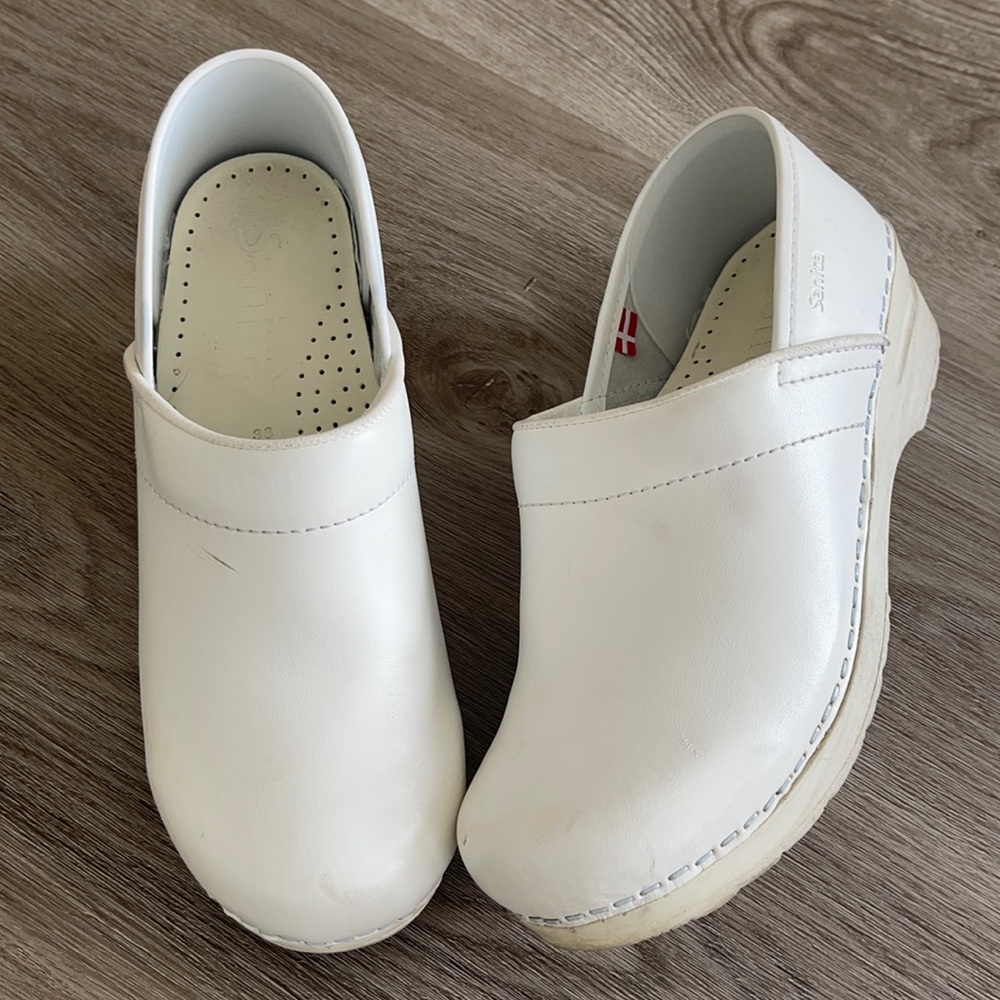 Sanita Clogs Size 7/7.5